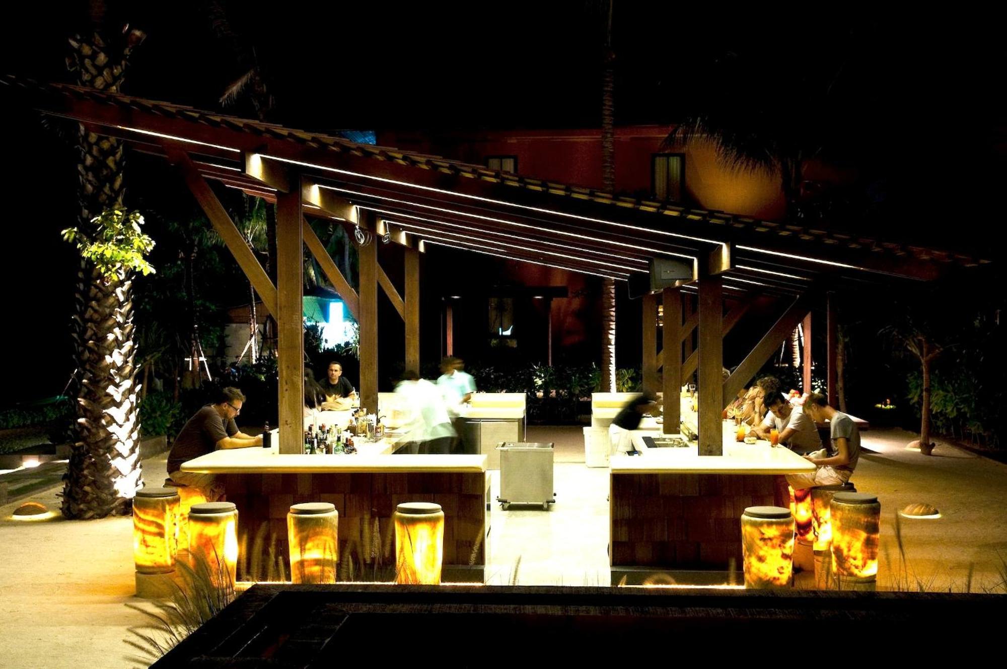 Hansar Samui Resort & Spa - Sha Extra Plus Bophut Exterior photo The bar at the beach