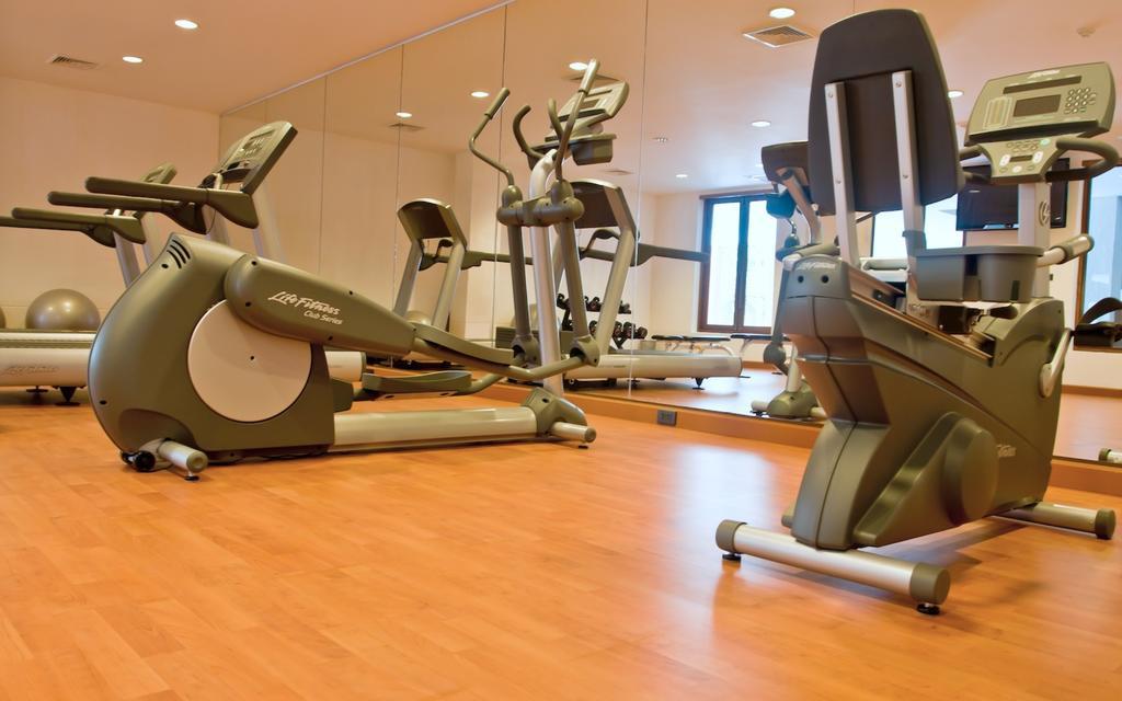 Hansar Samui Resort & Spa - Sha Extra Plus Bophut Exterior photo A typical gym
